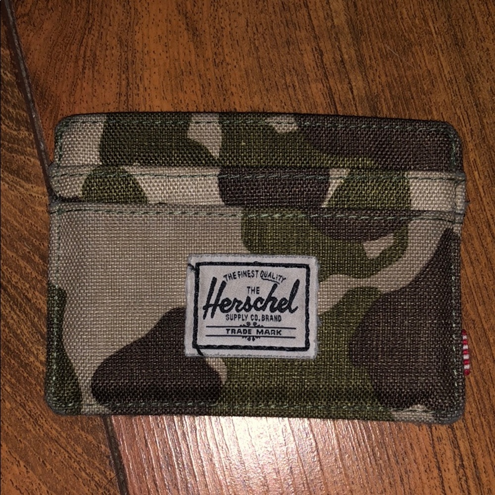 Hershel wallet